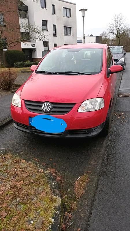 Rot Gebraucht 2007 VW Fox Kleinwagen | 1.450 € (Guter Preis) - Bild 1/3