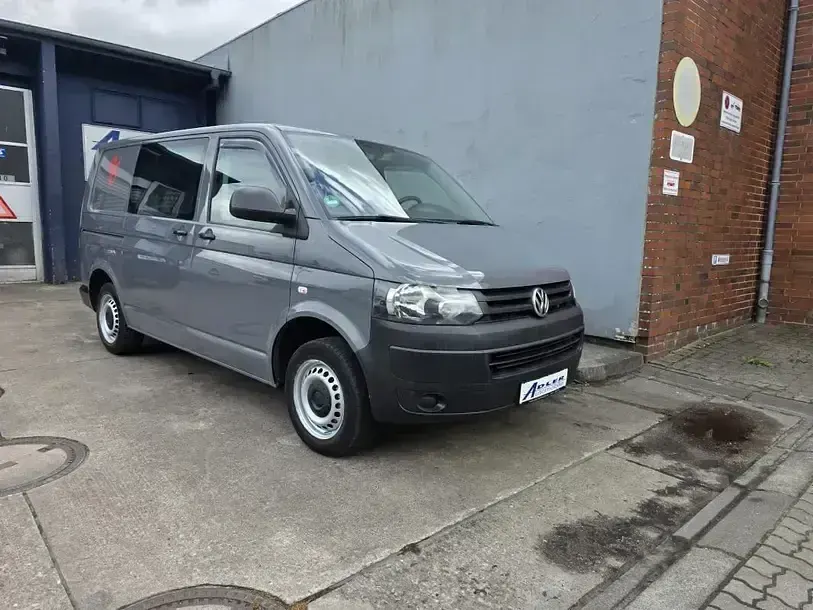 Gebraucht VW T5 102 PS (75 kW) 2014 Grau Van