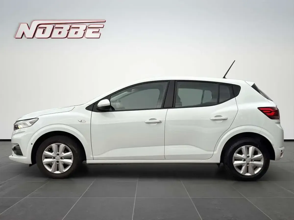 Używany Dacia Sandero Expression 91 KM (66 kW) 2023 Biały Hatchback