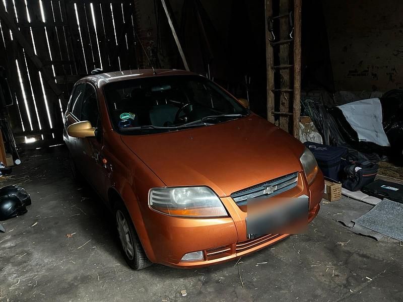 Andere farben Gebraucht 2005 Chevrolet Kalos Kleinwagen | 2.650 € - Bild 1/4