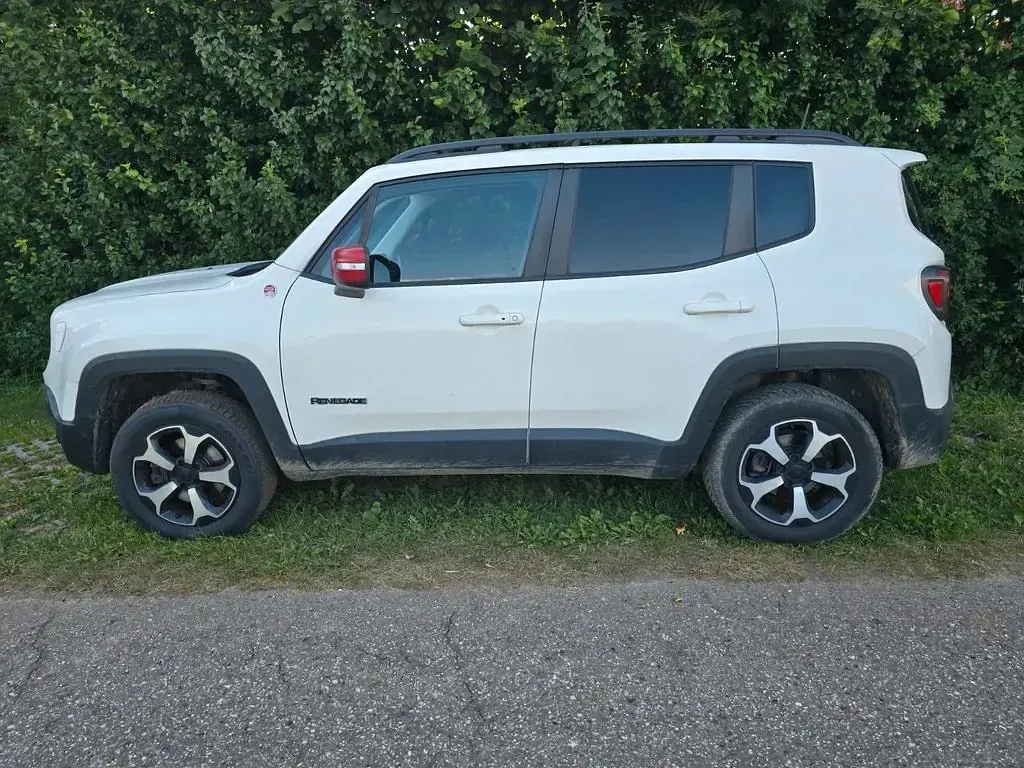 Gebraucht Jeep Renegade Trailhawk 170 PS (125 kW) 2021 Weiß SUV