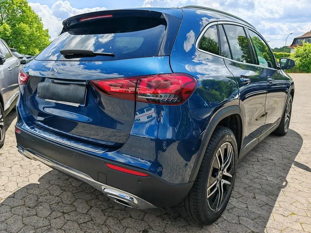 Gebraucht Mercedes GLA200 Progressive 163 PS (119 kW) 2023 Blau SUV