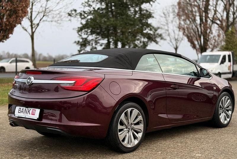 Usata Opel Cascada 140 CV (102 kW) 2014 Rosso Cabrio