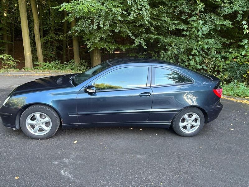 Gebraucht Mercedes 200 163 PS (119 kW) 2001 Blau Coupé