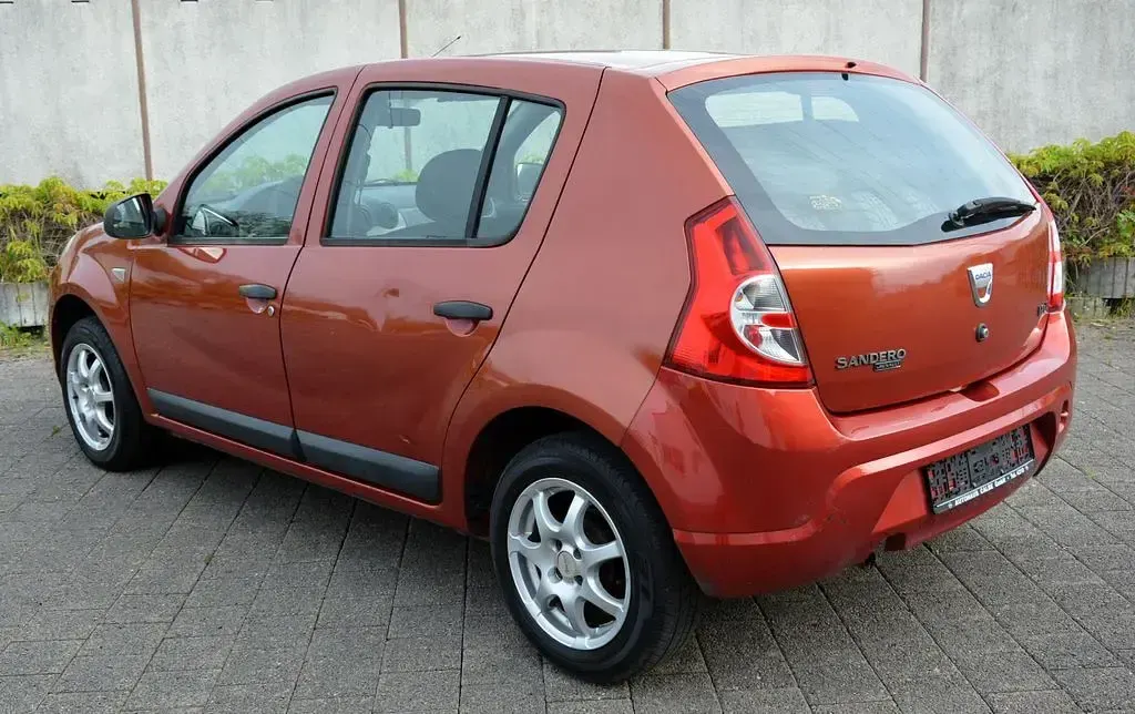 Gebraucht Dacia Sandero 75 PS (55 kW) 2009 Orange Limousine