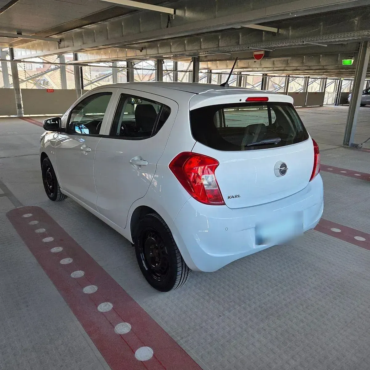 Używany Opel Karl Edition 75 KM (55 kW) 2017 Biały Hatchback