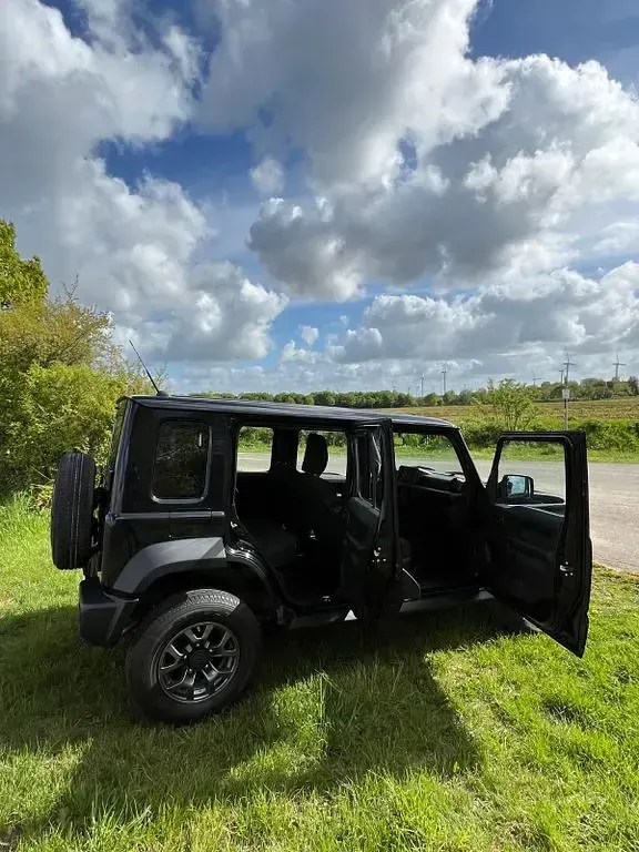 Neu Suzuki Jimny 102 PS (75 kW) 2025 Schwarz SUV