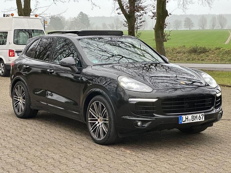 Gebraucht Porsche Cayenne S 385 PS (283 kW) 2016 Tiefschwarz SUV