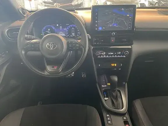 Gebraucht Toyota Yaris Premium 130 PS (95 kW) 2025 Storm grey metallic / schwarz Kleinwagen