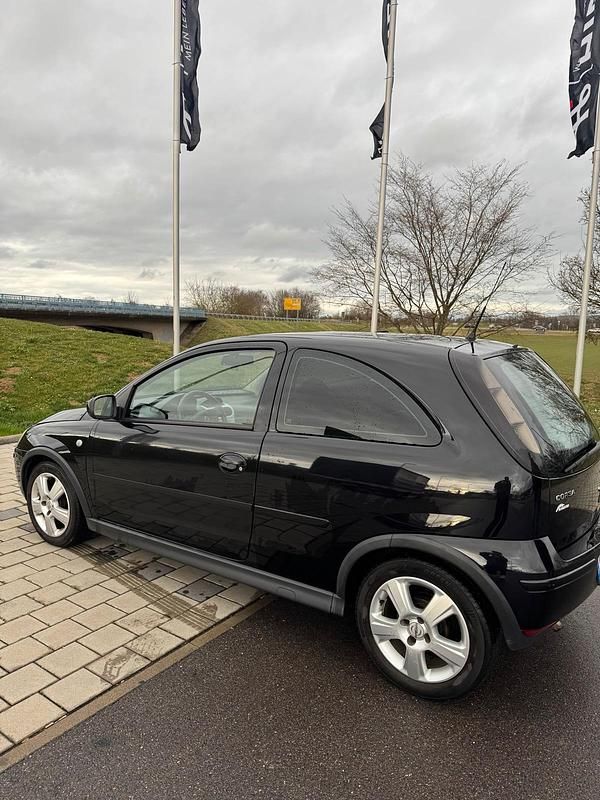 Gebraucht Opel Corsa 80 PS (58 kW) 2005 Weiß Kleinwagen