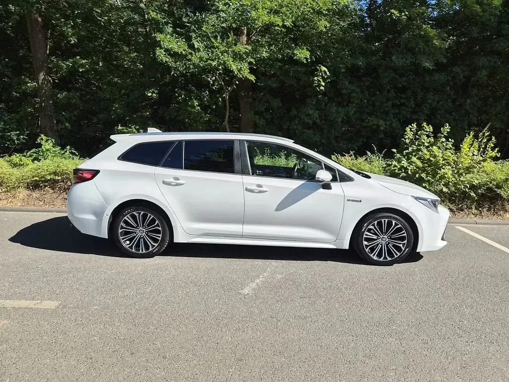 Gebraucht Toyota Corolla Team 184 PS (135 kW) 2021 Weiß Limousine