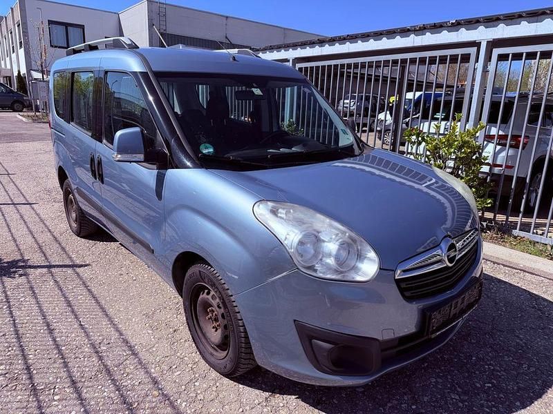 Second-hand Opel Combo 90 CP (66 kW) 2012 Albastru Monovolum