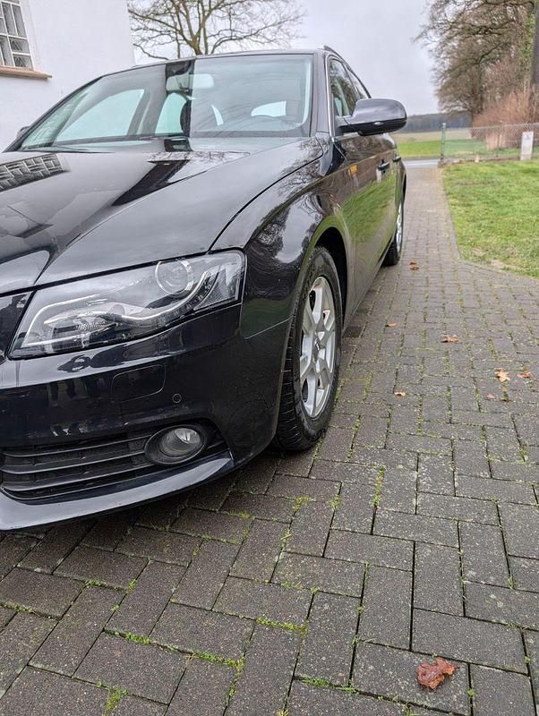 Używany Audi A4 Performance 211 KM (155 kW) 2011 Czarny Sedan/Limuzyna