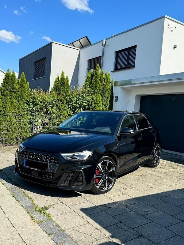 Schwarz Gebraucht 2020 Audi A1 Sportback S-Line Kleinwagen | 22.900 € (Fairer Preis) - Bild 1/4