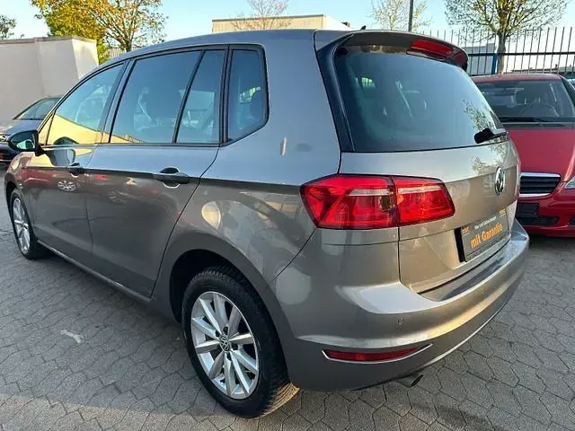 Gebraucht VW Golf VII LOUNGE 110 PS (80 kW) 2016 Grau Limousine