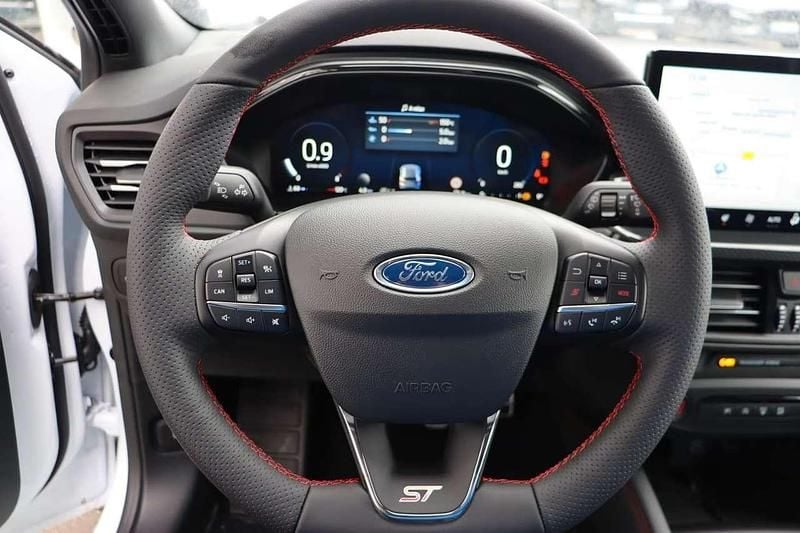 Gebraucht Ford Focus S 280 PS (205 kW) 2025 Rot Limousine