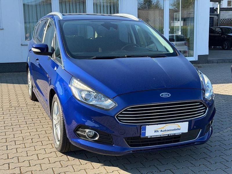Second-hand Ford S-MAX Titanium 150 CP (110 kW) 2016 Albastru Monovolum