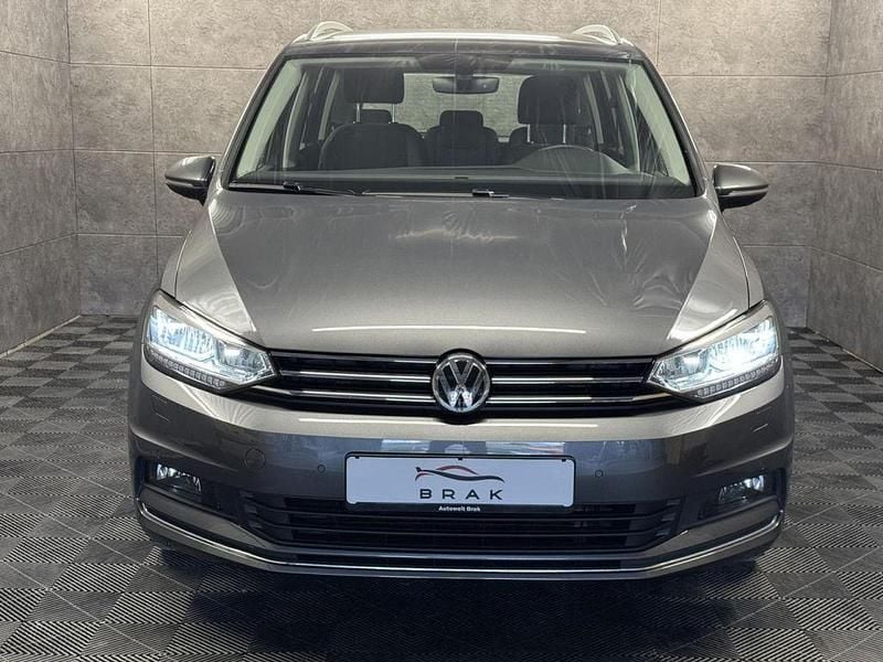 Gebraucht VW Touran Highline 150 PS (110 kW) 2020 Grau Van / Kleinbus