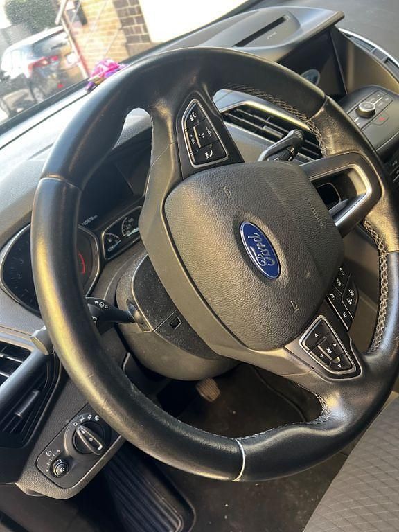 Gebraucht Ford C-MAX Trend 125 PS (91 kW) 2017 Schwarz Van / Kleinbus