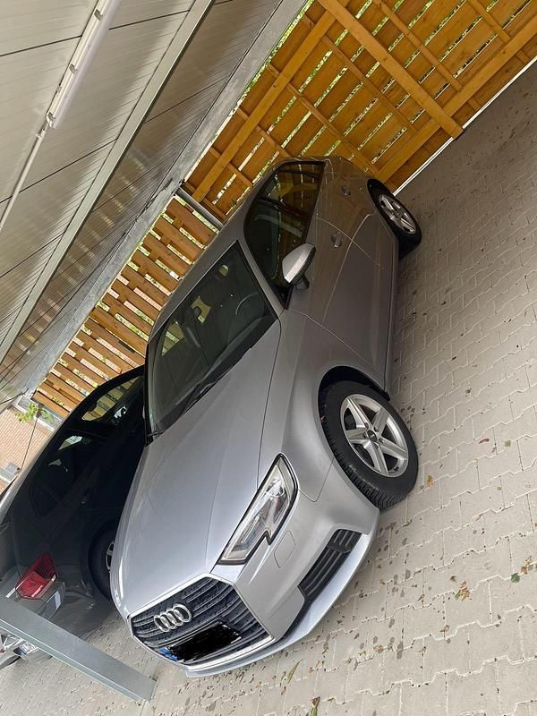 Silber Gebraucht 2016 Audi A3 Kombi | 13.750 € (Fairer Preis) - Bild 1/4