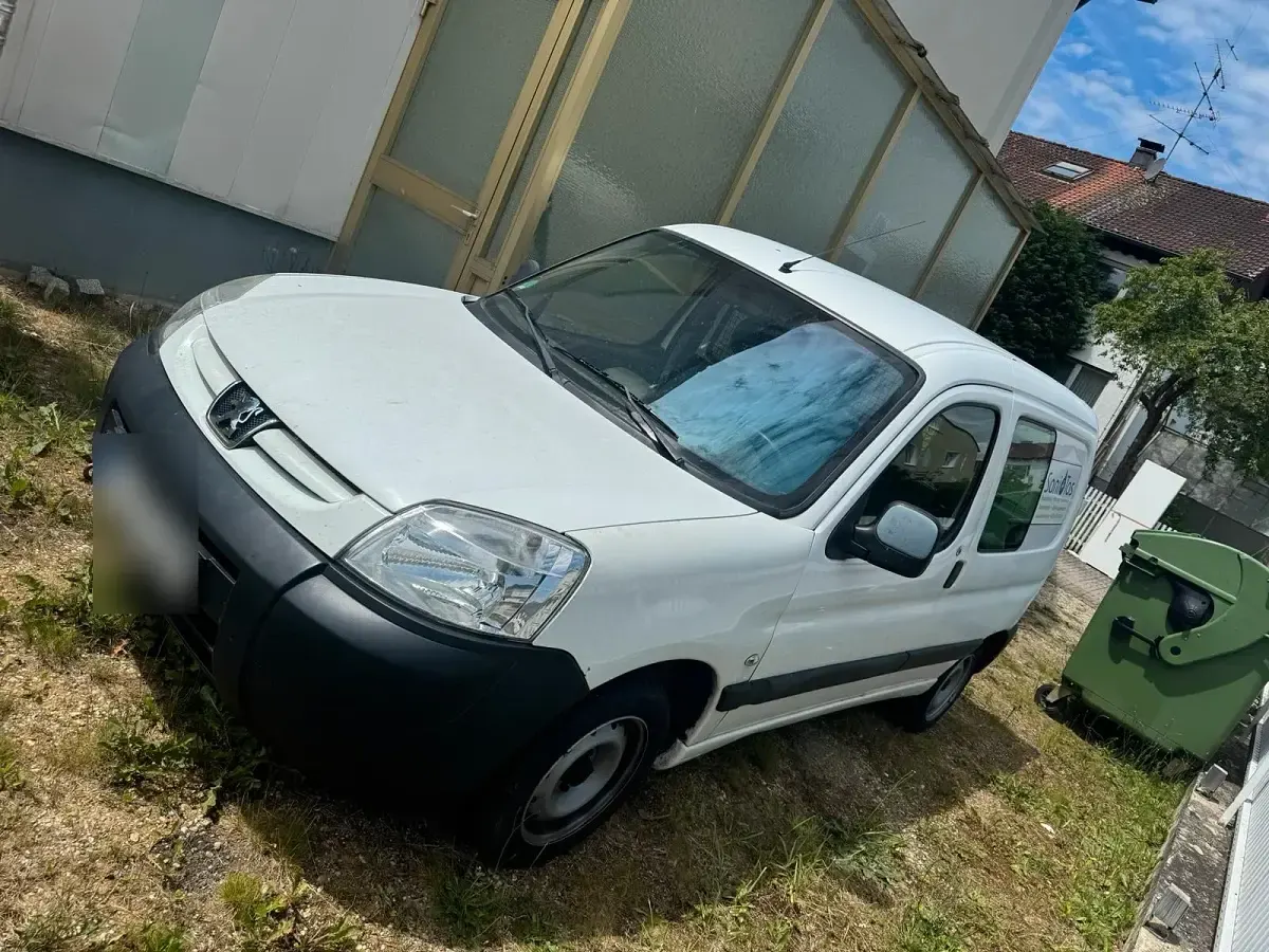 Gebraucht Peugeot Partner 75 PS (55 kW) 2009 Weiß Van / Kleinbus