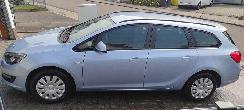 Gebraucht Opel Astra Selection 115 PS (84 kW) 2015 Blau Kombi