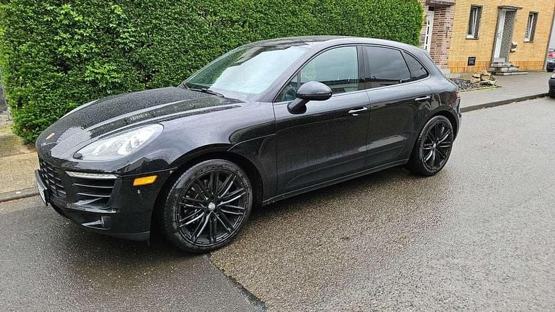 Schwarz Gebraucht 2017 Porsche Macan SUV | 29.900 € (Superpreis) - Bild 1/4