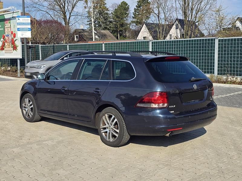 Gebraucht VW Golf VI 105 PS (77 kW) 2010 Blau Kleinwagen