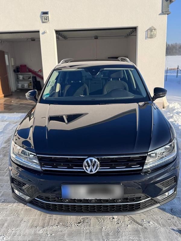 Gebraucht VW Tiguan Highline 150 PS (110 kW) 2016 Schwarz SUV
