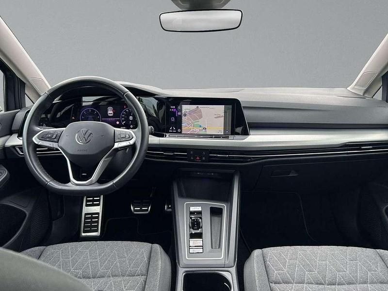 Gebraucht VW Golf VIII Move 150 PS (110 kW) 2023 Delfingrau metallic Limousine