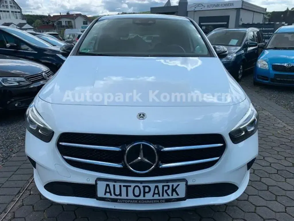 Gebraucht Mercedes B250 160 PS (117 kW) 2021 Polarweiss Van / Kleinbus