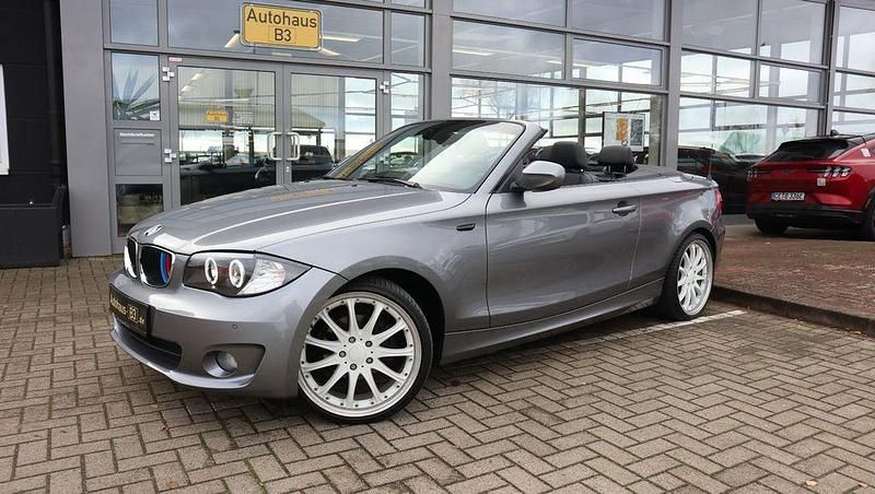 Grau Gebraucht 2013 BMW 118 Cabriolet Comfort Edition Cabrio | 10.890 € (Fairer Preis) - Bild 1/4