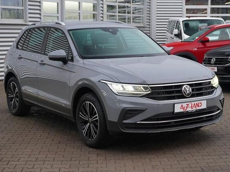 Gebraucht VW Tiguan United 131 PS (96 kW) 2021 Grau SUV