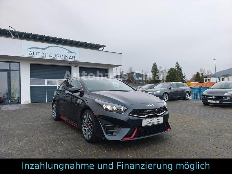 Schwarz Gebraucht 2022 Kia ProCeed GT Kleinwagen | 25.490 € (Fairer Preis) - Bild 1/4