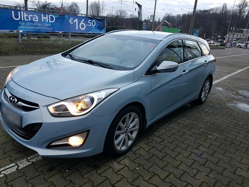 Blau Gebraucht 2013 Hyundai i40 Kombi | 6.699 € (Fairer Preis) - Bild 1/4