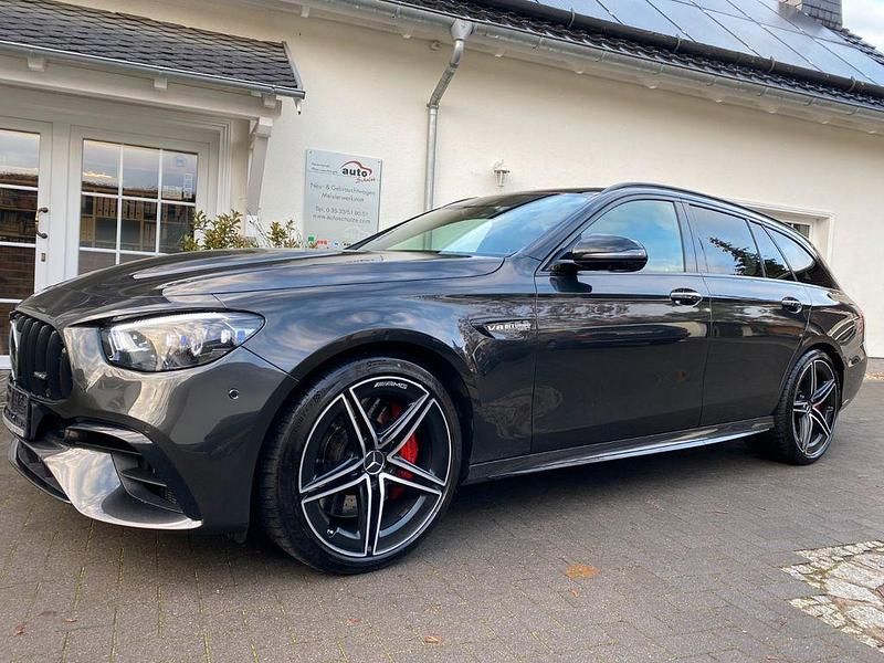 Grau Gebraucht 2021 Mercedes E63S AMG AMG Limousine | 98.400 € (Fairer Preis) - Bild 1/4