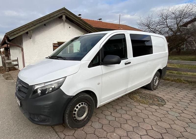 Gebraucht Mercedes Vito 163 PS (119 kW) 2017 Schwarz Van