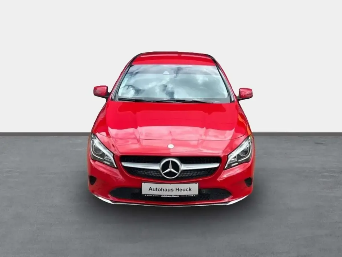 Gebraucht Mercedes CLA220 177 PS (130 kW) 2016 Jupiterrot  unilack Coupé