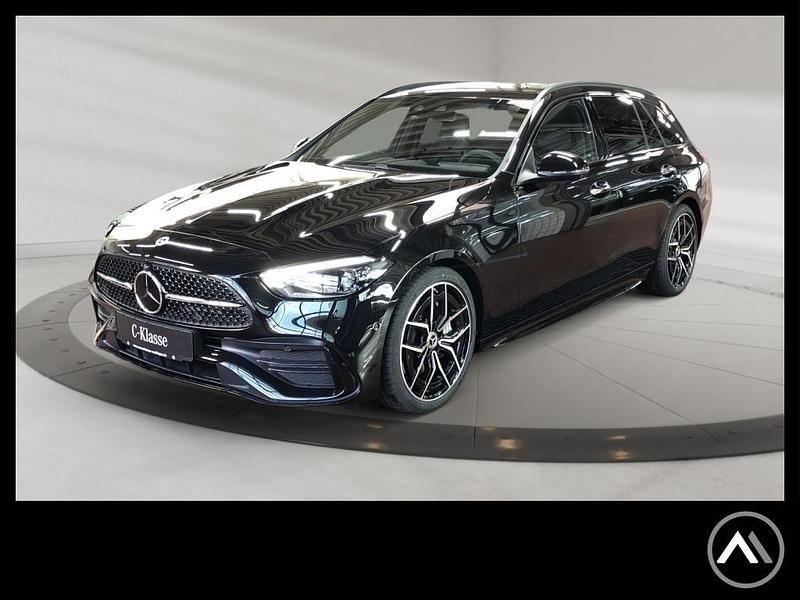 Schwarz metalliclack obsidians Gebraucht 2024 Mercedes C300 Night Kombi | 52.979 € (Teuer) - Bild 1/4