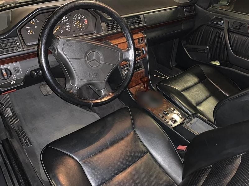 Gebraucht Mercedes 300 147 PS (108 kW) 1994 Schwarz Kombi