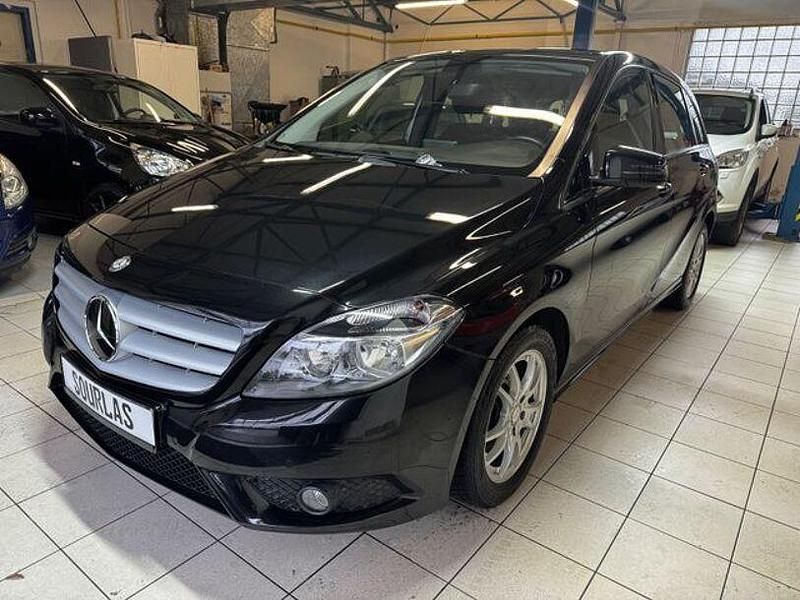 Gebraucht Mercedes B180 122 PS (89 kW) 2012 Schwarz Van / Kleinbus