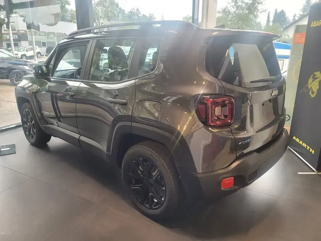 Neu Jeep Renegade Limited 131 PS (96 kW) 2025 Grau SUV
