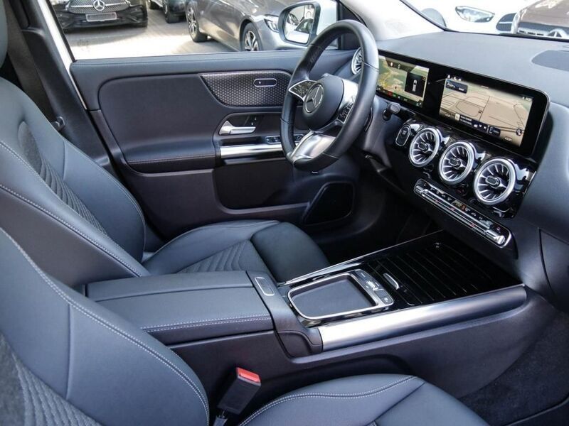 Gebraucht Mercedes EQA300 Advanced 167 kW (228 PS) 2024 Unilack polarweiss SUV