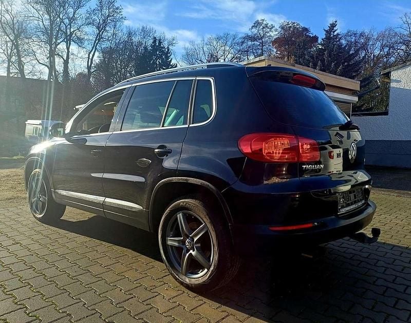 Gebraucht VW Tiguan 122 PS (89 kW) 2011 Schwarz SUV