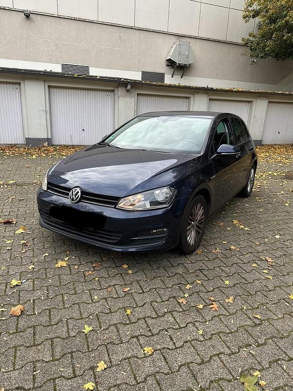 Blau Gebraucht 2015 VW Golf VII Kleinwagen | 7.700 € (Guter Preis) - Bild 1/4
