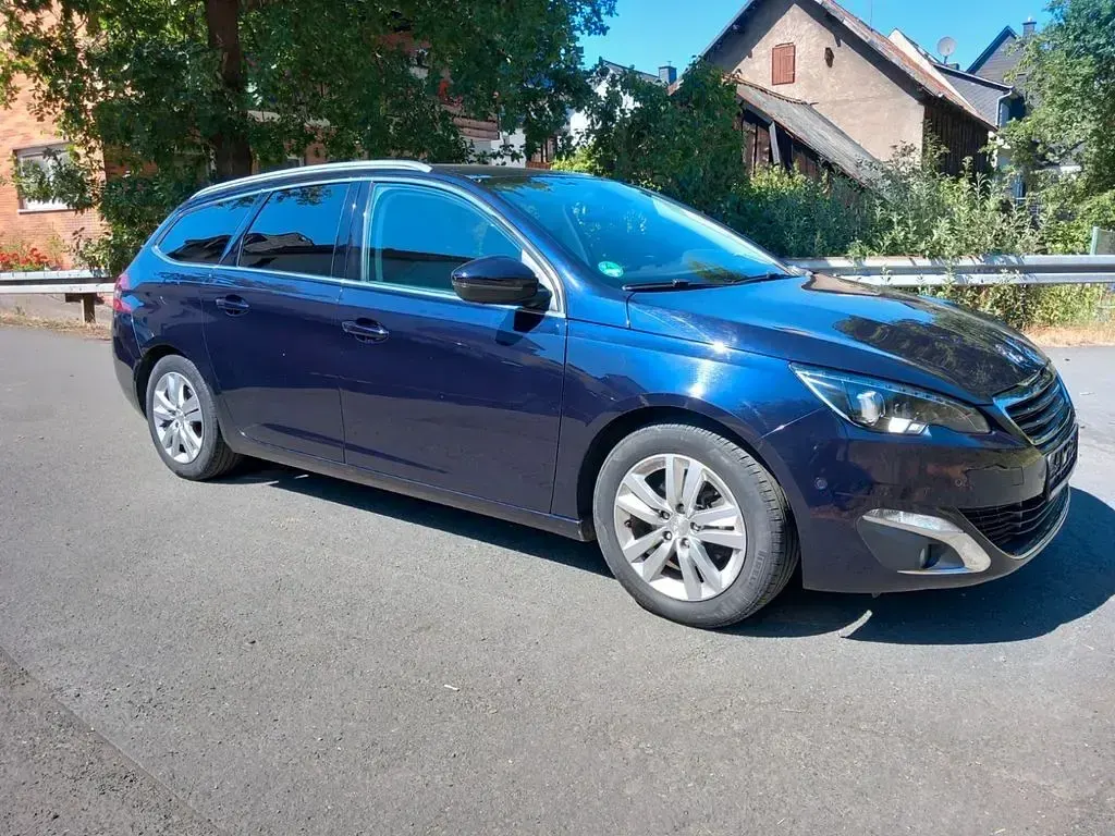 Gebraucht Peugeot 308 Allure 120 PS (88 kW) 2017 Violett Limousine