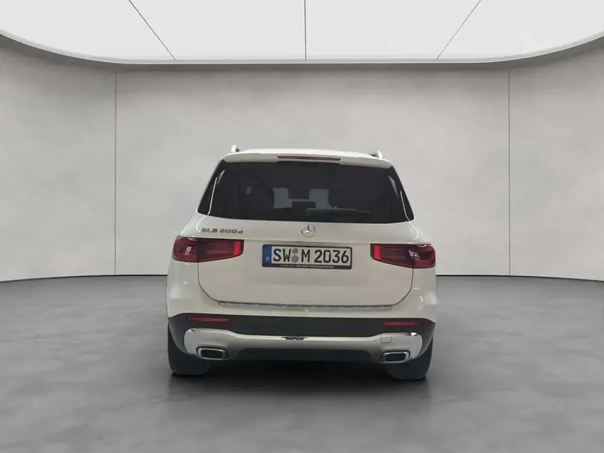 Gebraucht Mercedes GLB200 Advanced 150 PS (110 kW) 2026 Polarweiß SUV