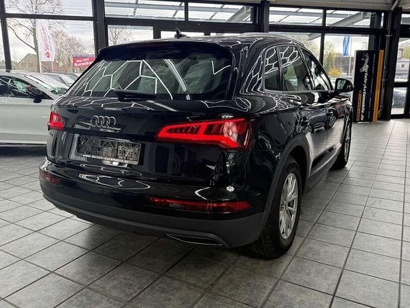 Second-hand Audi Q5 Basis 163 CP (119 kW) 2020 Negru SUV