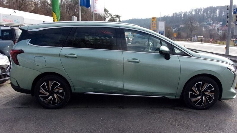 Neu DFSK Forthing 4 177 PS (130 kW) 2025 Grün Limousine
