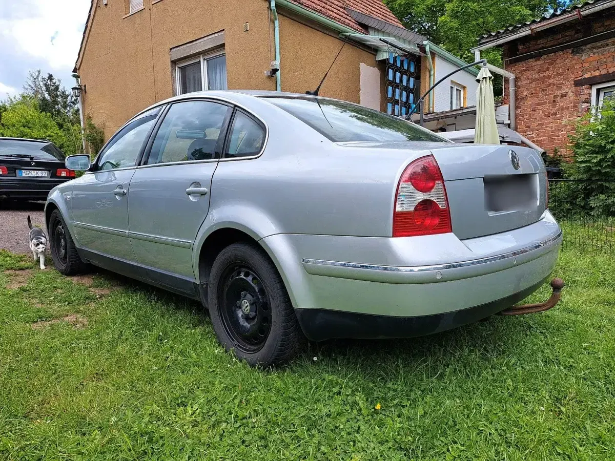 Gebraucht VW Passat Highline 170 PS (125 kW) 2002 Silber Limousine